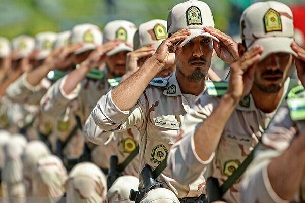 مجازات غیبت سربازی در زمان جنگ چقدر است؟ از اضافهخدمت تا ۶ ماه حبس مجازات غیبت سربازی در زمان جنگ چقدر است؟ از اضافهخدمت تا ۶ ماه حبس